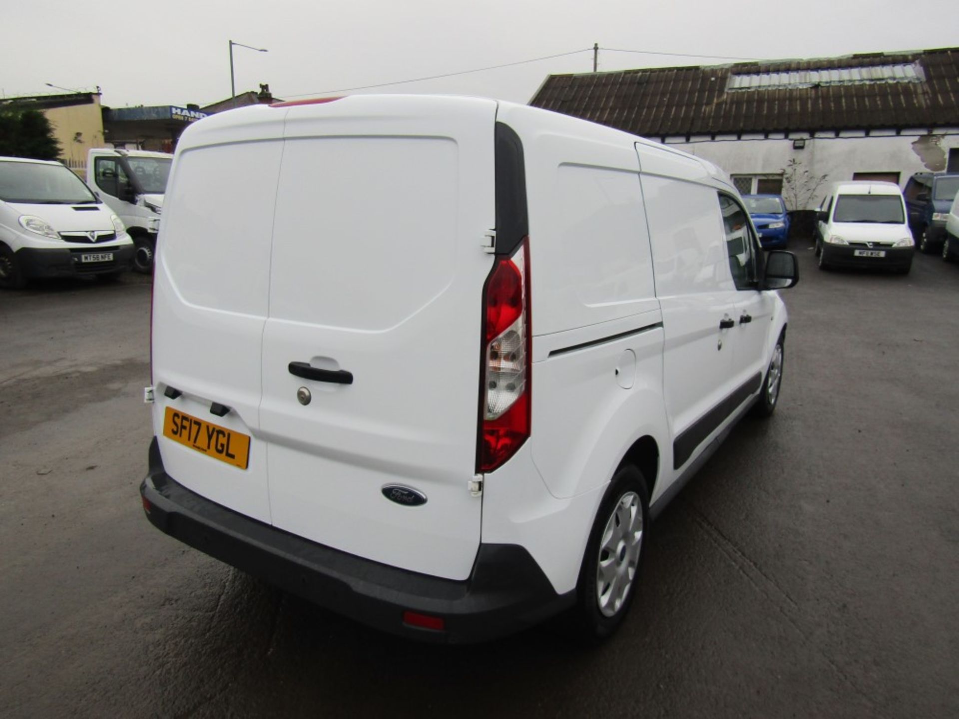 17 reg FORD TRANSIT CONNECT 210 TREND, 1ST REG 06/17, TEST 07/22, 95508M WARRANTED, V5 HERE, 1 OWNER - Image 4 of 7