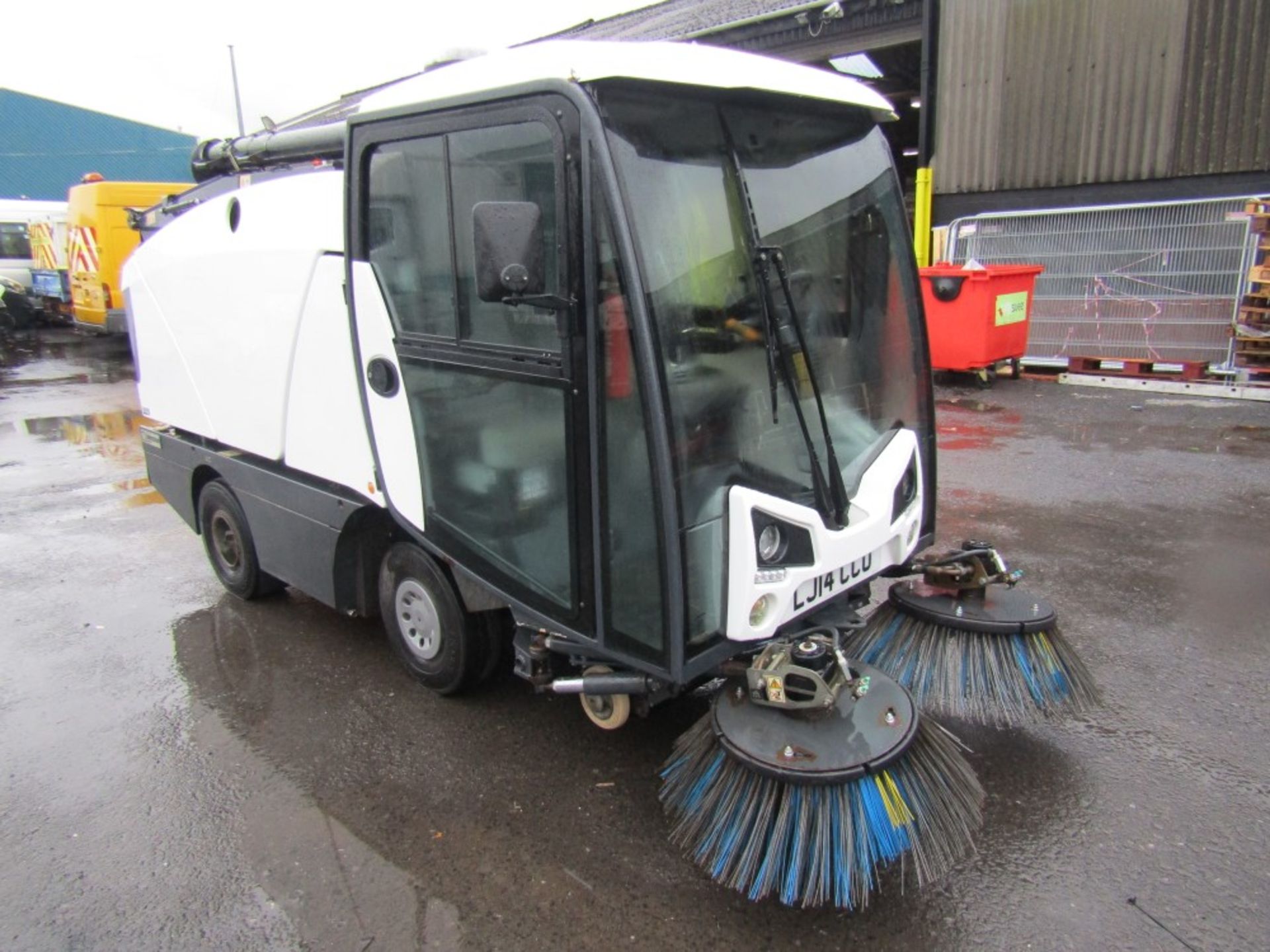 14 reg JOHNSTON SWEEPER (DIRECT COUNCIL) 1ST REG 05/14, NO V5 [+ VAT] - Image 4 of 6