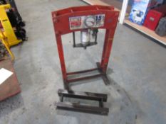 SEALEY 15T HYDRAULIC PRESS (DIRECT GAP) [+ VAT]