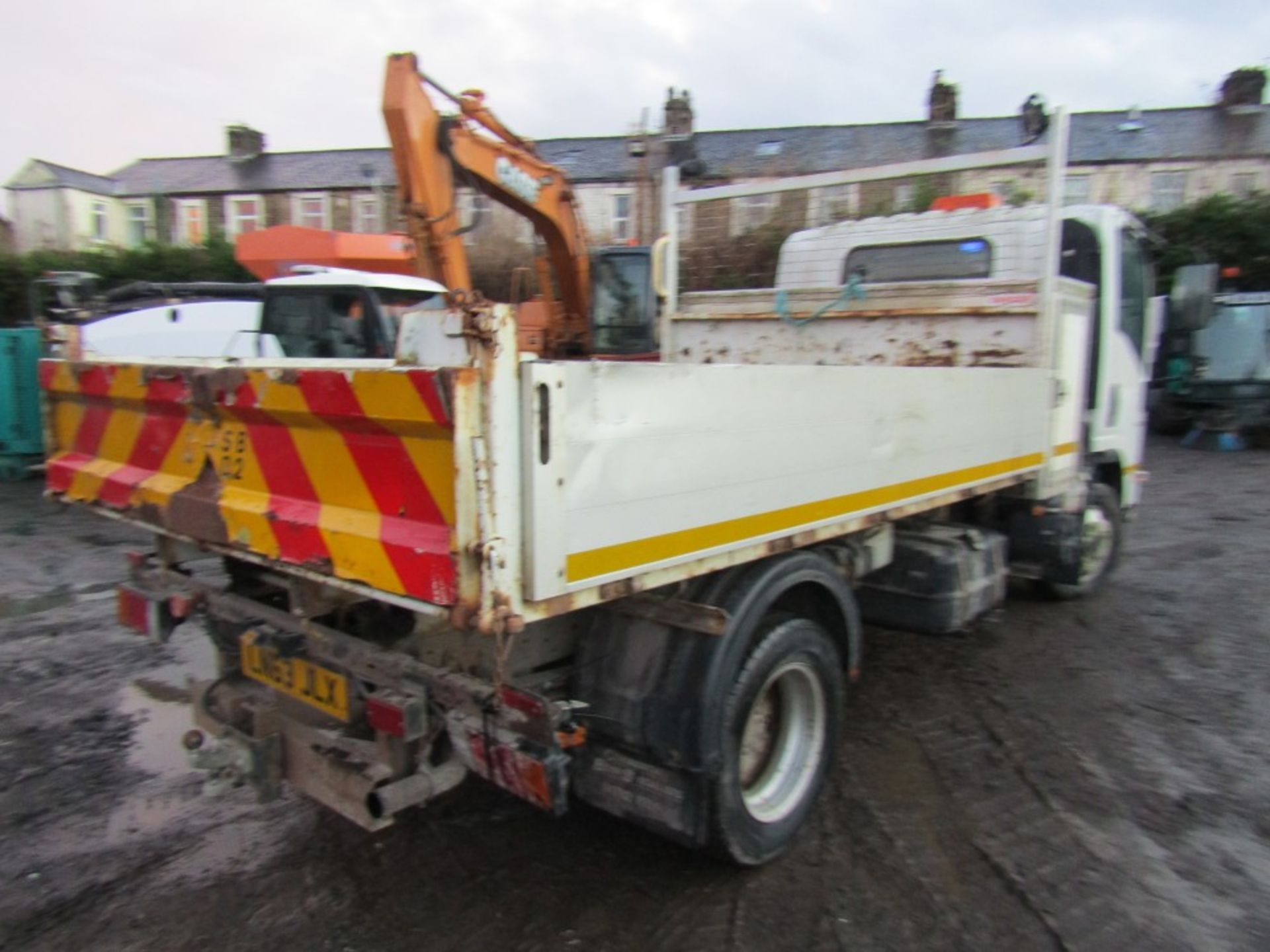 63 reg ISUZU FORWARD N50.150 TIPPER (INTERMITTENT GEAR SELECTION FAULT) (DIRECT COUNCIL) 1ST REG - Image 4 of 6