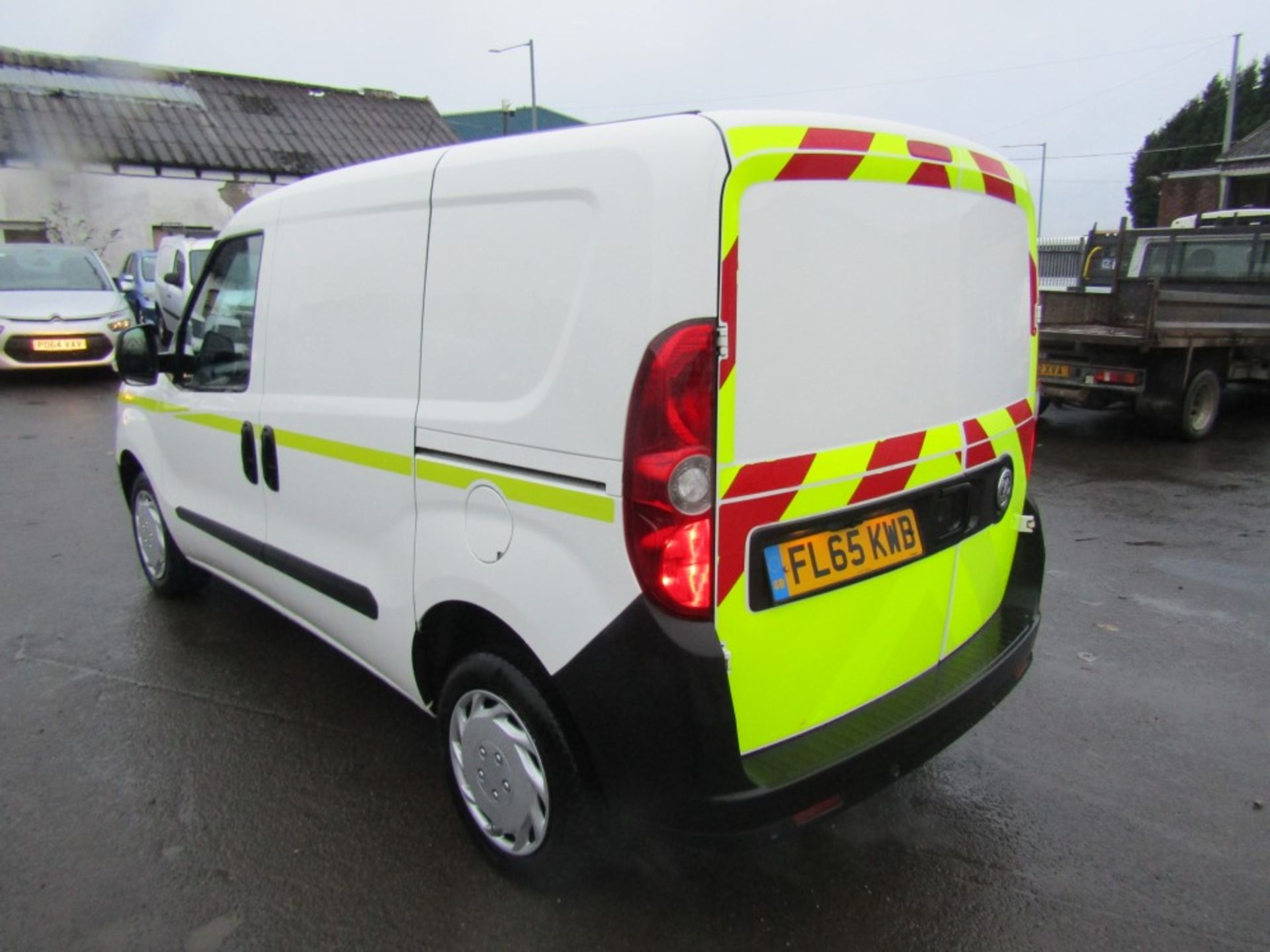 65 reg VAUXHALL COMBO 2000 L1H1 CDTI SS ECOFLEX, 1ST REG 12/15, 143381M, V5 HERE, 1 ONWER FROM - Image 3 of 7