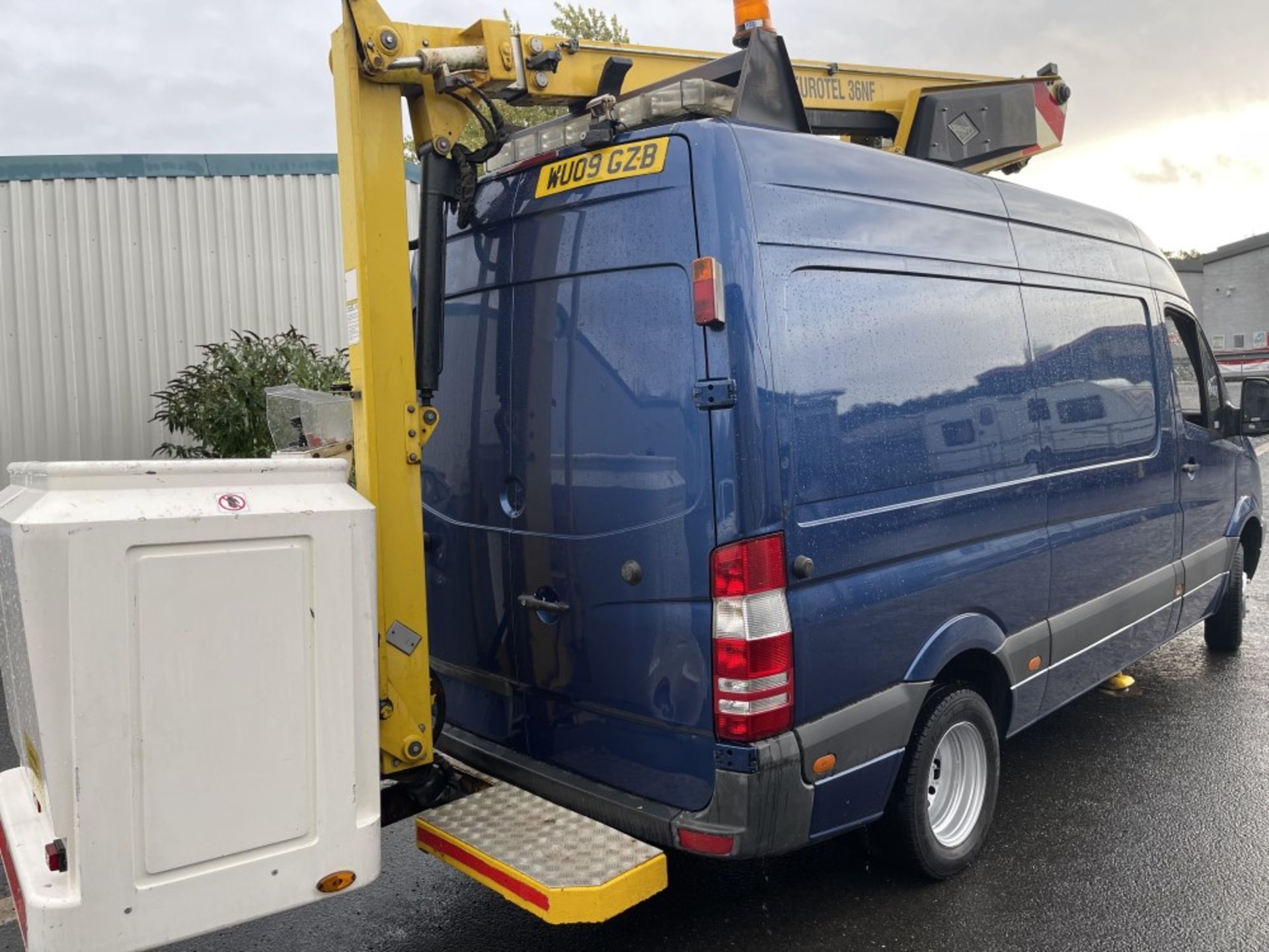 09 reg MERCEDES SPRINTER C/W VERSALIFT 36NF HOIST (LOCATION NELSON) 1ST REG 07/09, 117603M, V5 - Image 3 of 9