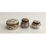 Three Limoges peint main trinket boxes with rose design, marked to base