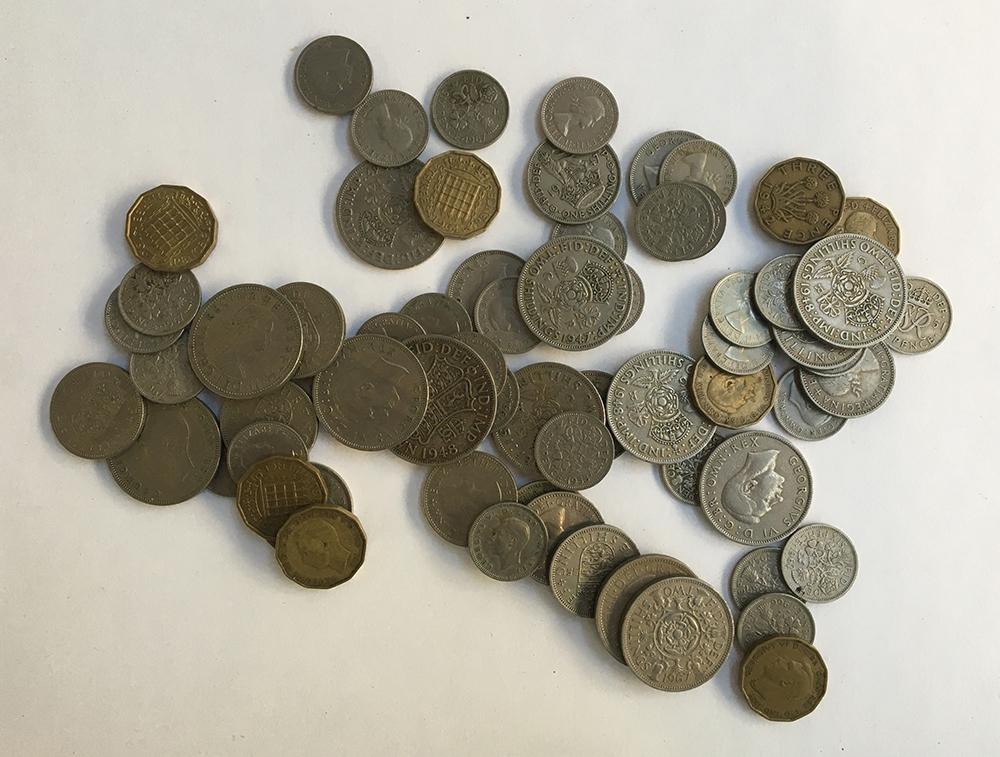 A collection of 20th century British coins, to include 1947 -1966 one shilling coins; 1935-1951