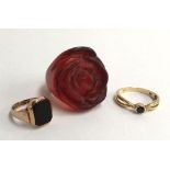 9ct gold signet ring set with a black agate, size J, gross weight 3.4g together with another