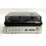 A Technics SL-D30 turntable direct drive; together with a Technics SV-225 integrated amplifier (2)