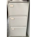 A Roneo lockable three drawer filing cabinet, 47x62x101cmH