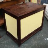 An oak blanket box, each panel side painted a light yellow, 96x61x81cmH