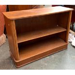 A low oak bookshelf, with one adjustable shelf, 103x36x74cmH
