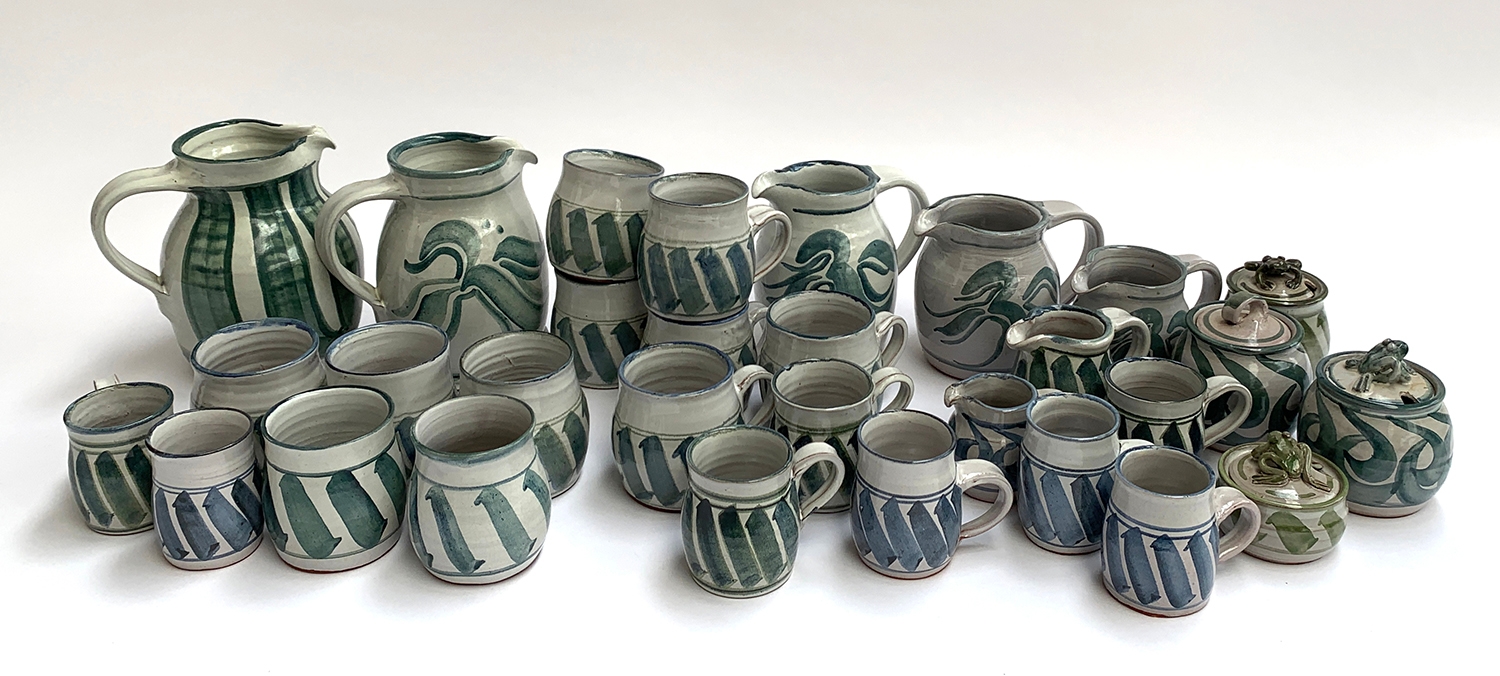 A quantity of Phyllida Horniman pottery, approx. 30 pieces to include lidded pots with frog handles,