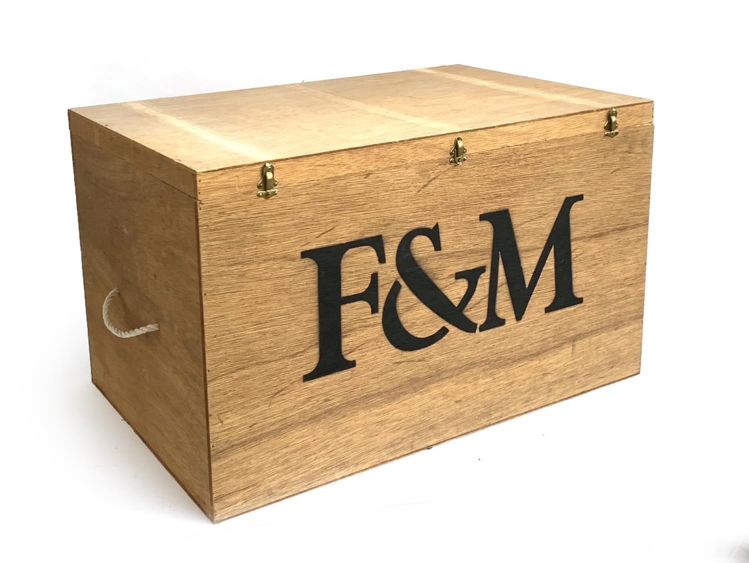 A Fortnum & Masons plywood crate with hinged lid and rope handles, 78x50x47cm