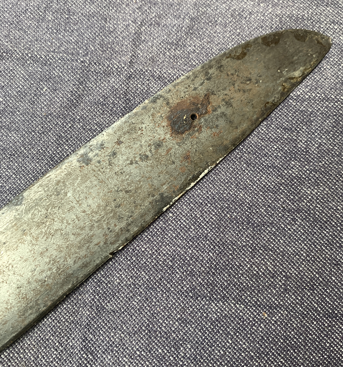 Indian Talwar Sword with straight blade, with applied worked gilt metal decoration, the blade 76cm - Image 5 of 6