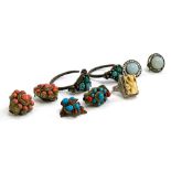 A quantity of Eastern jewellery, to include white metal ring with carved bone inlay, turquoise and