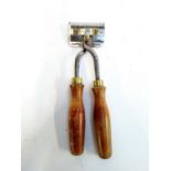 A pair of Martin & Co. handheld horse hair clippers, 18cm long