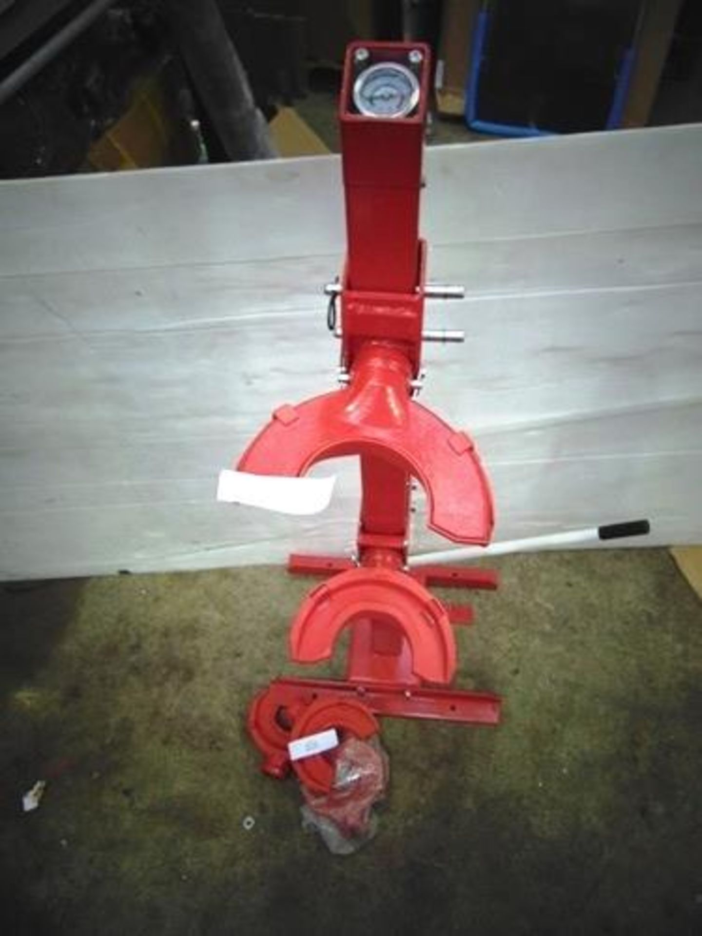 1 x Sealey 2000kg hydraulic coil spring compressor, model RE2311 with large and small cups - New (