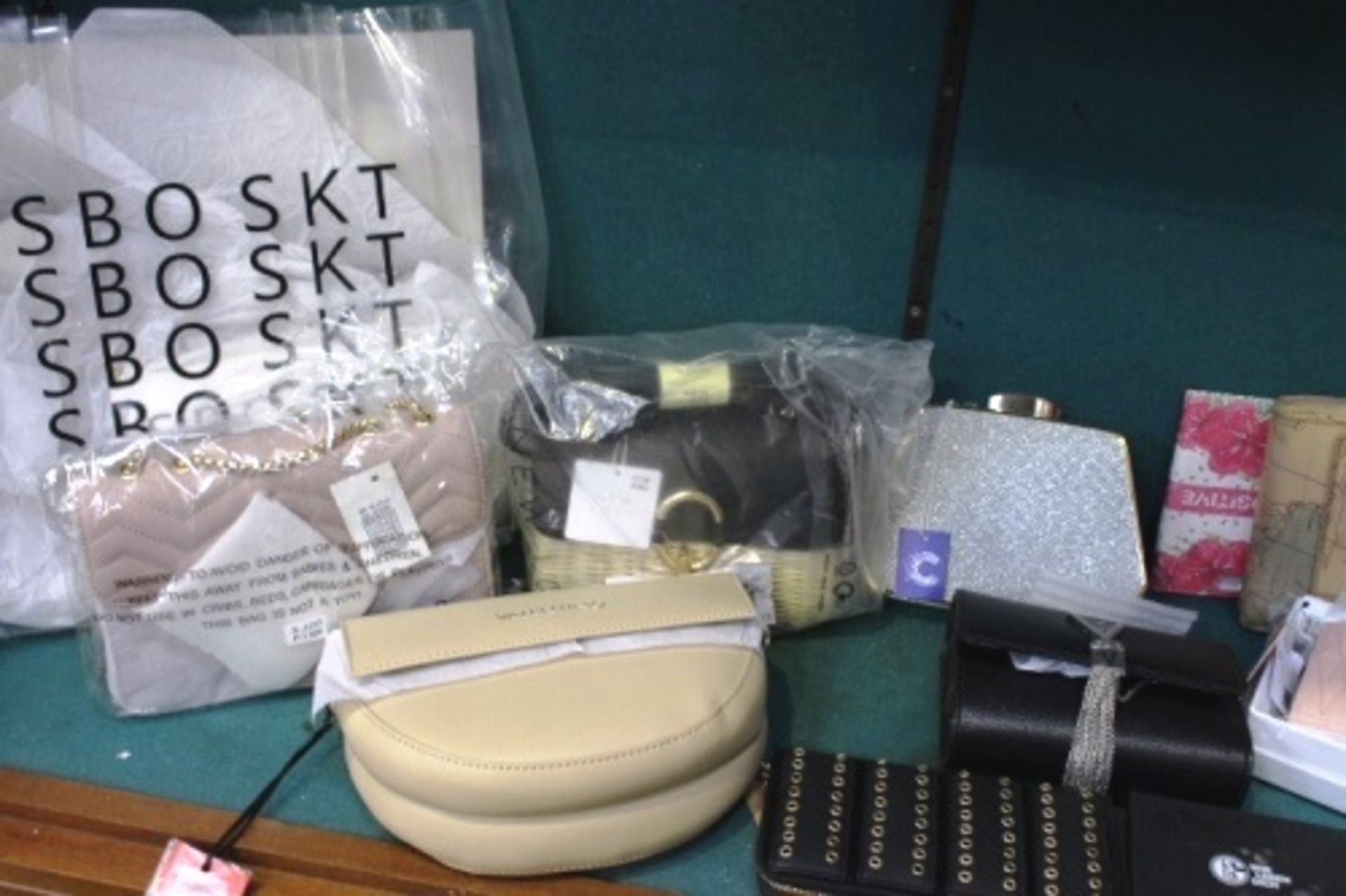 A quantity of high street branded handbags and purses including Guess purse, V Bags, New Look - Image 2 of 2