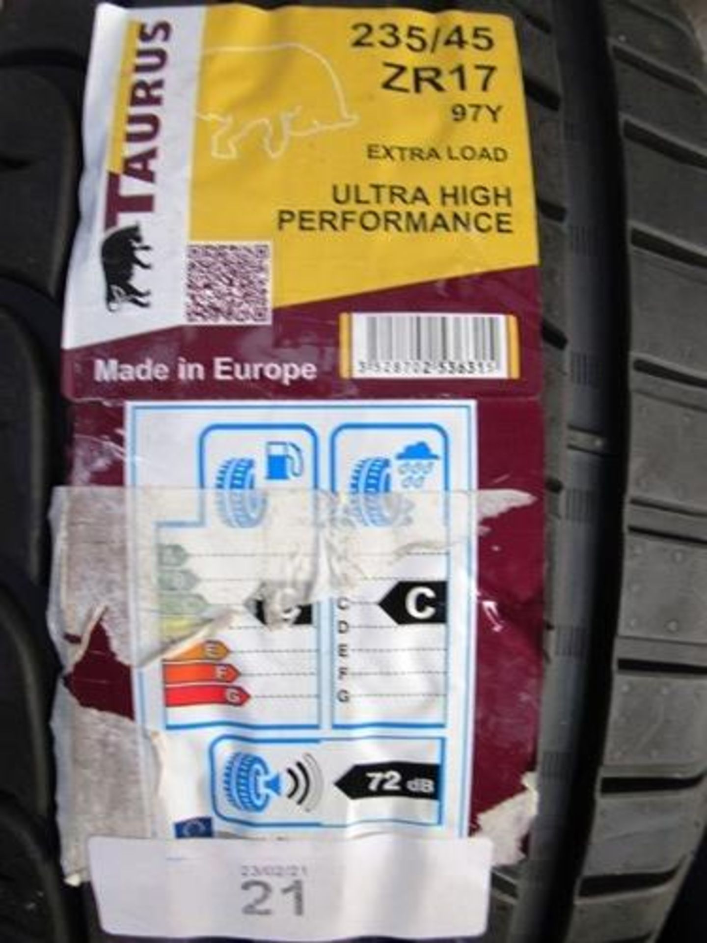 1 x Taurus UHP Extra Load tyre, size 235/45ZR17 97Y - New with label (GS1)