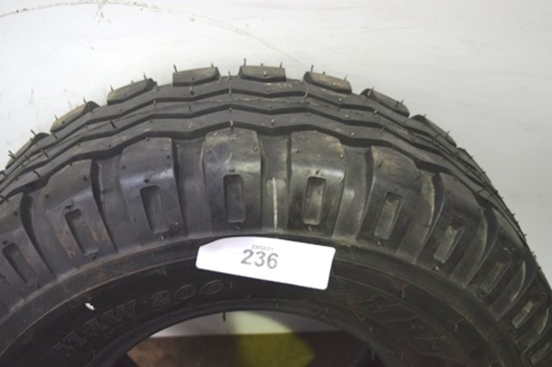 1 x MRL MAW 200 tyre, size 10.0/80-12 - New (GS11) - Image 2 of 2