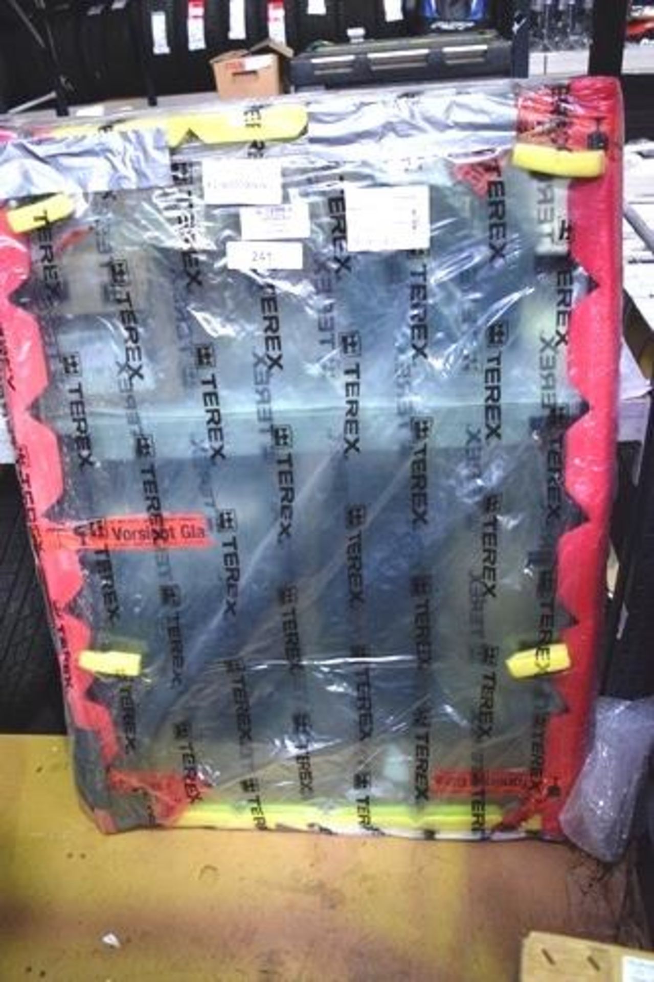 1 x Terex glass panel, P.N. 52531006076 - New (GS11)