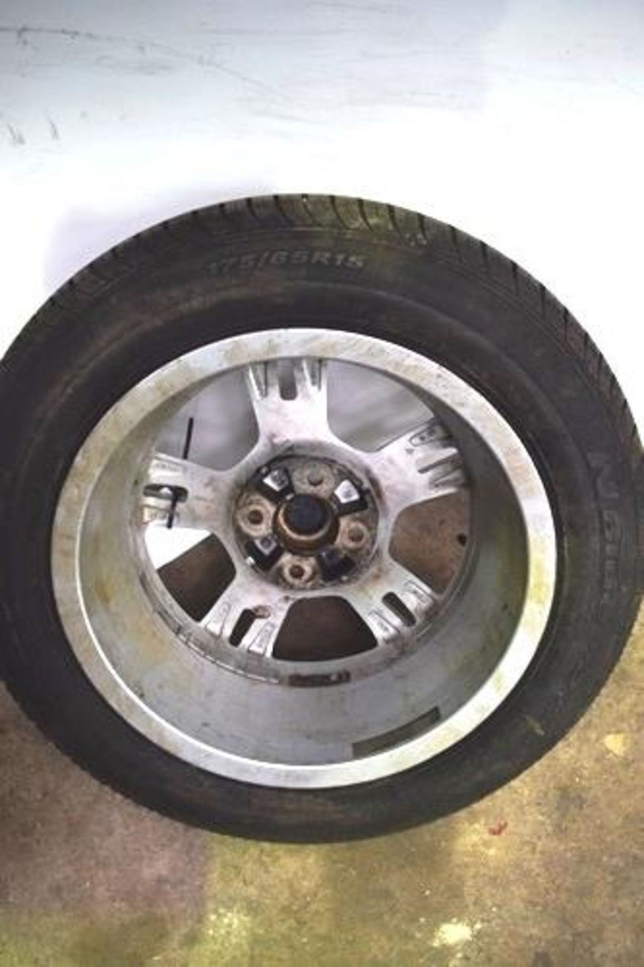 1 x Mazda 4 stud alloy wheel and 1 x Fiat 4 stud alloy wheel, both with fitted tyres - Second- - Image 3 of 6