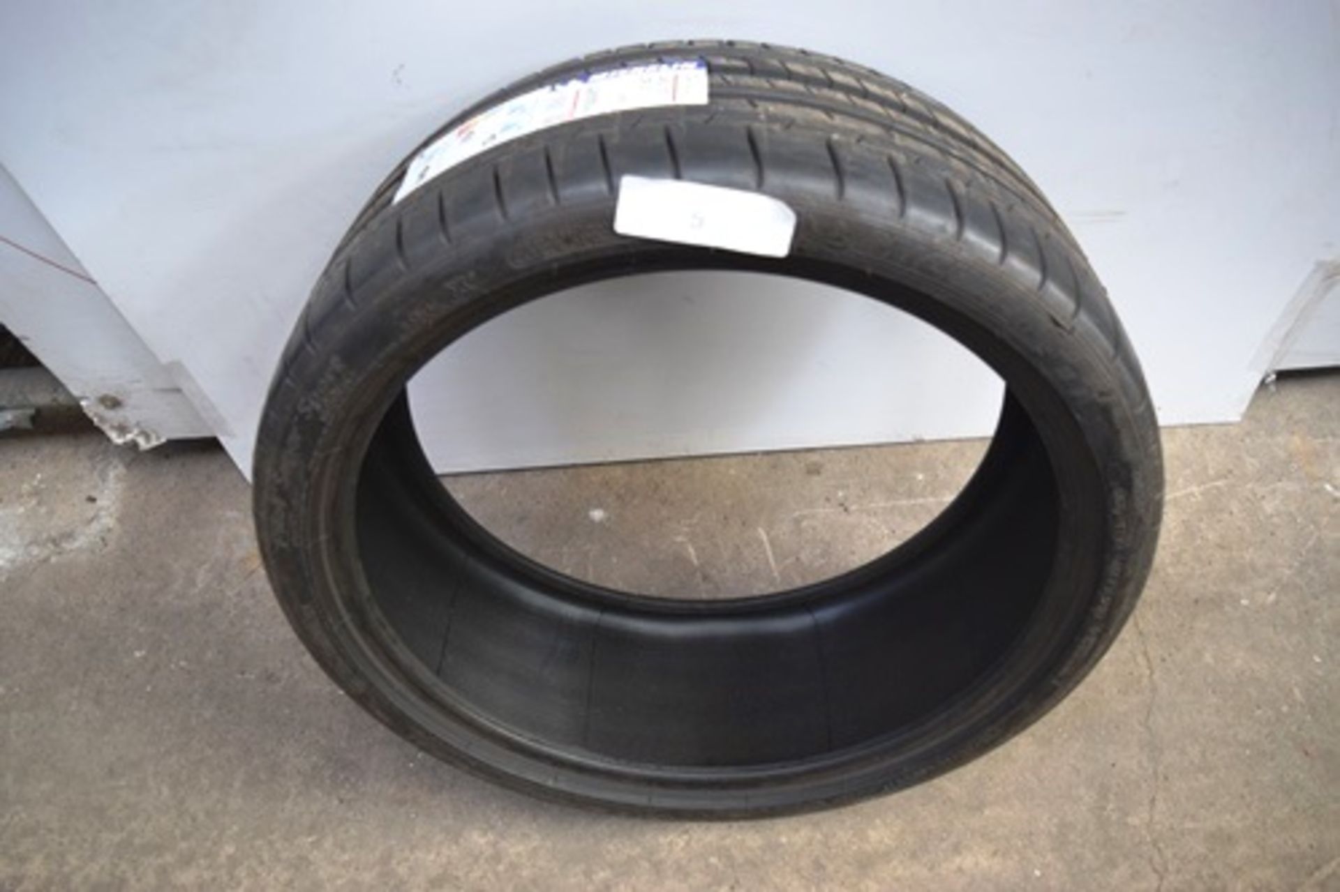 1 x Michelin Pilot Super Sport tyre, size 245/35ZR 21 96Y (GS1) - Image 2 of 2