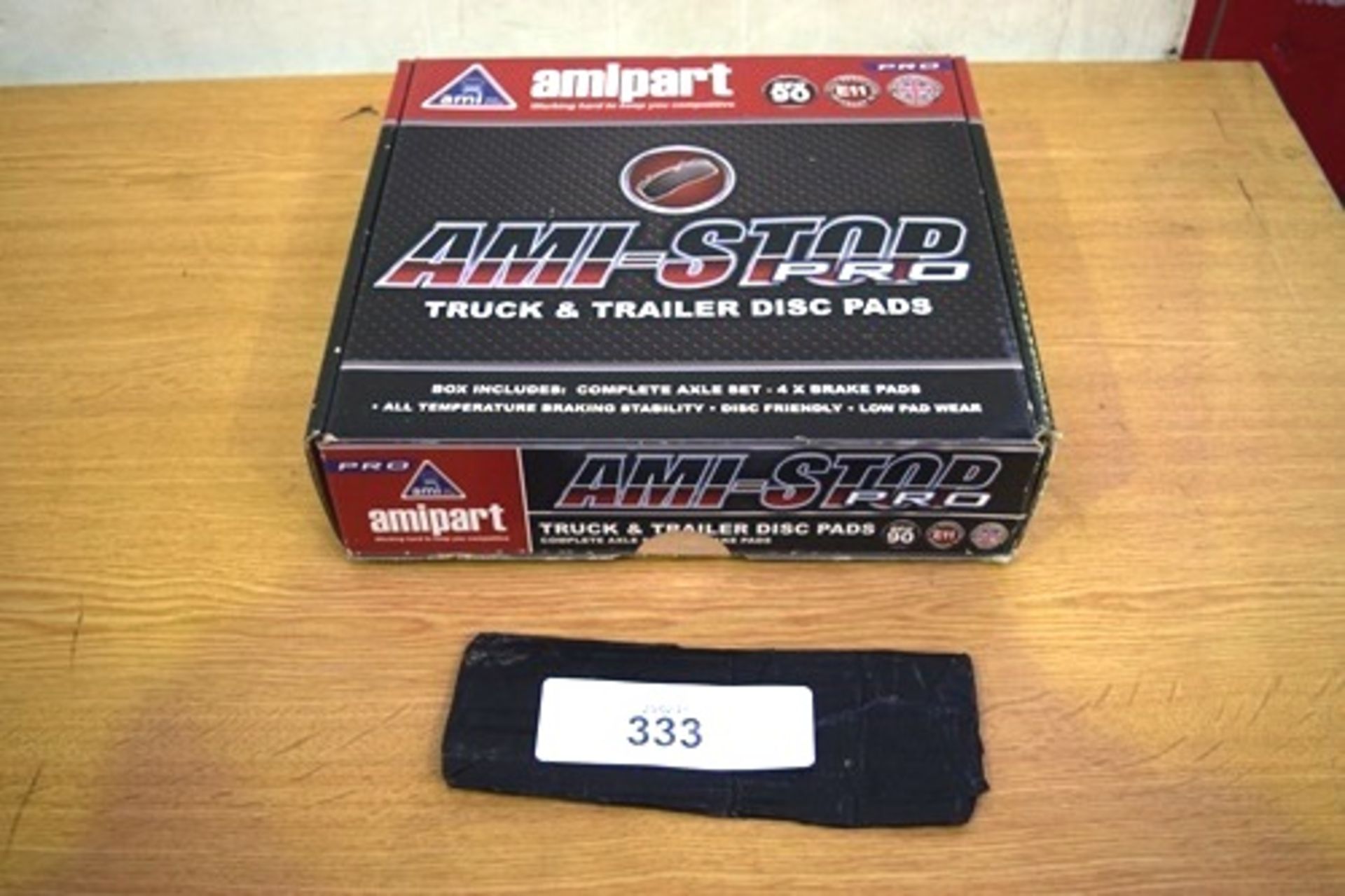 1 x pack of Amipart Pro truck & trailer disc pads, model AM8000, box contains 4 x brake pads Pro