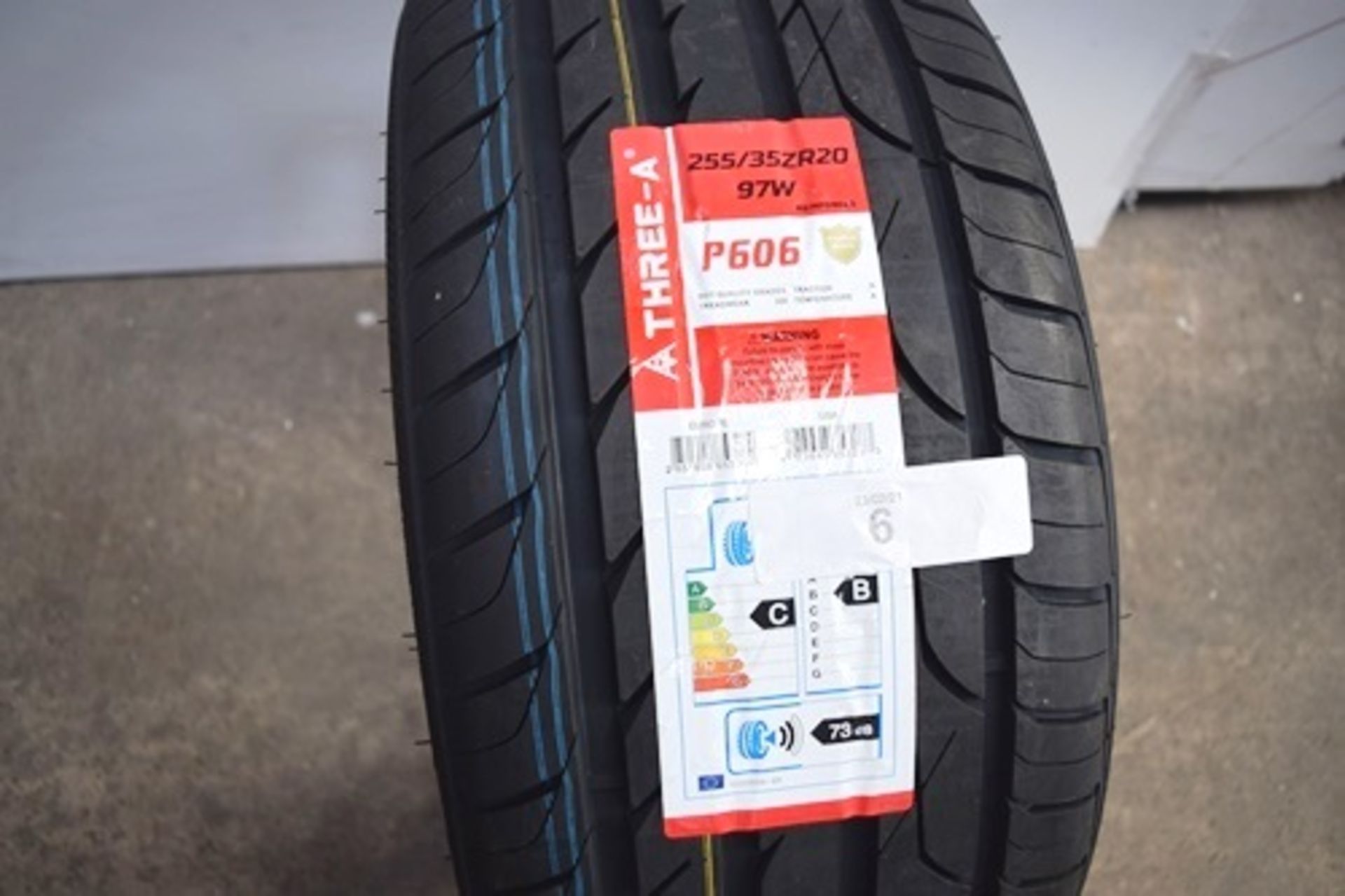 1 x A-Three-A P606 tyre, size 255/35ZR20 97W - New with label (GS1)