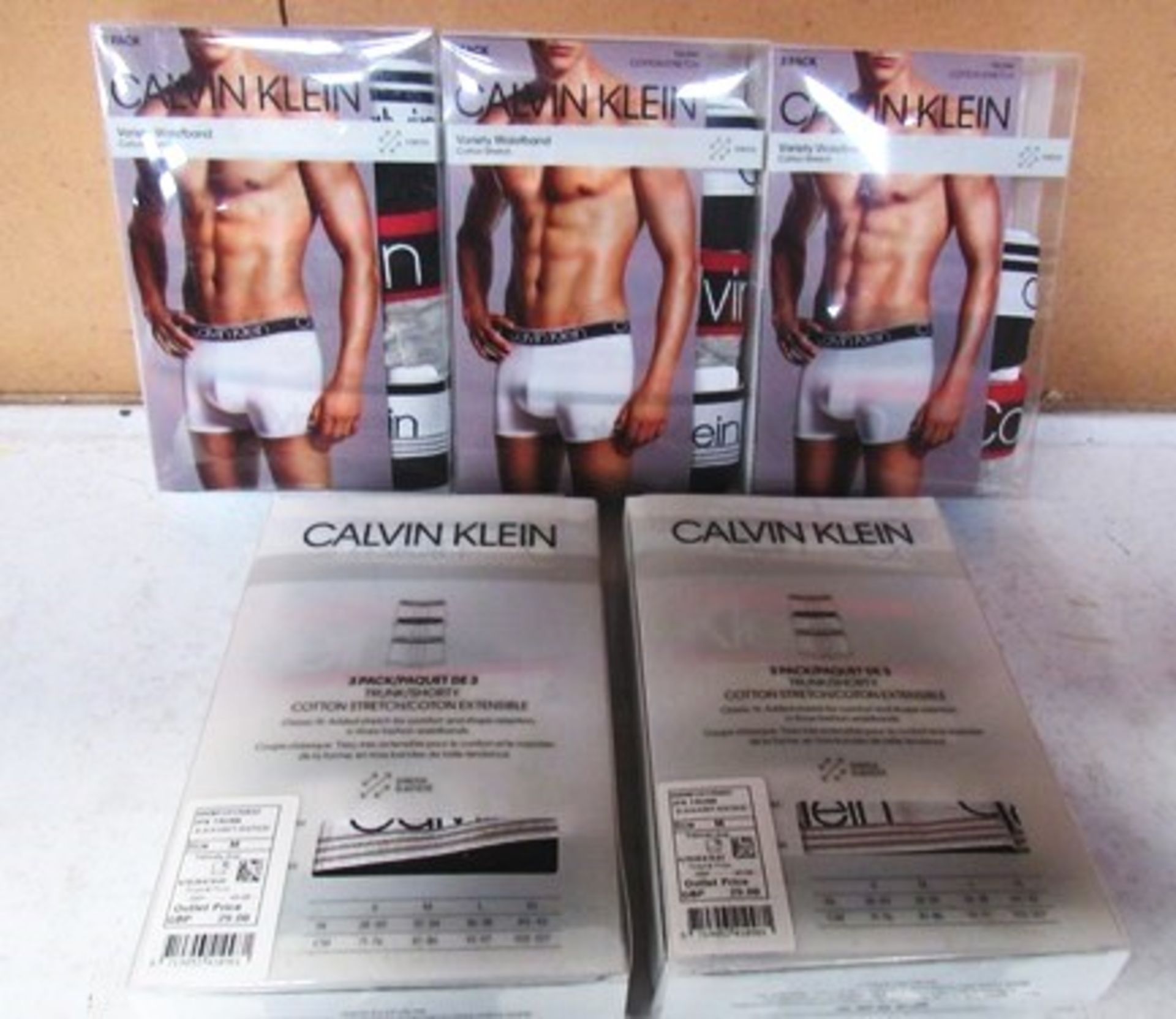 6 x boxes each containing 3 pack Calvin Klein boxer trunks, size M - Sealed new in pack (ES15B)