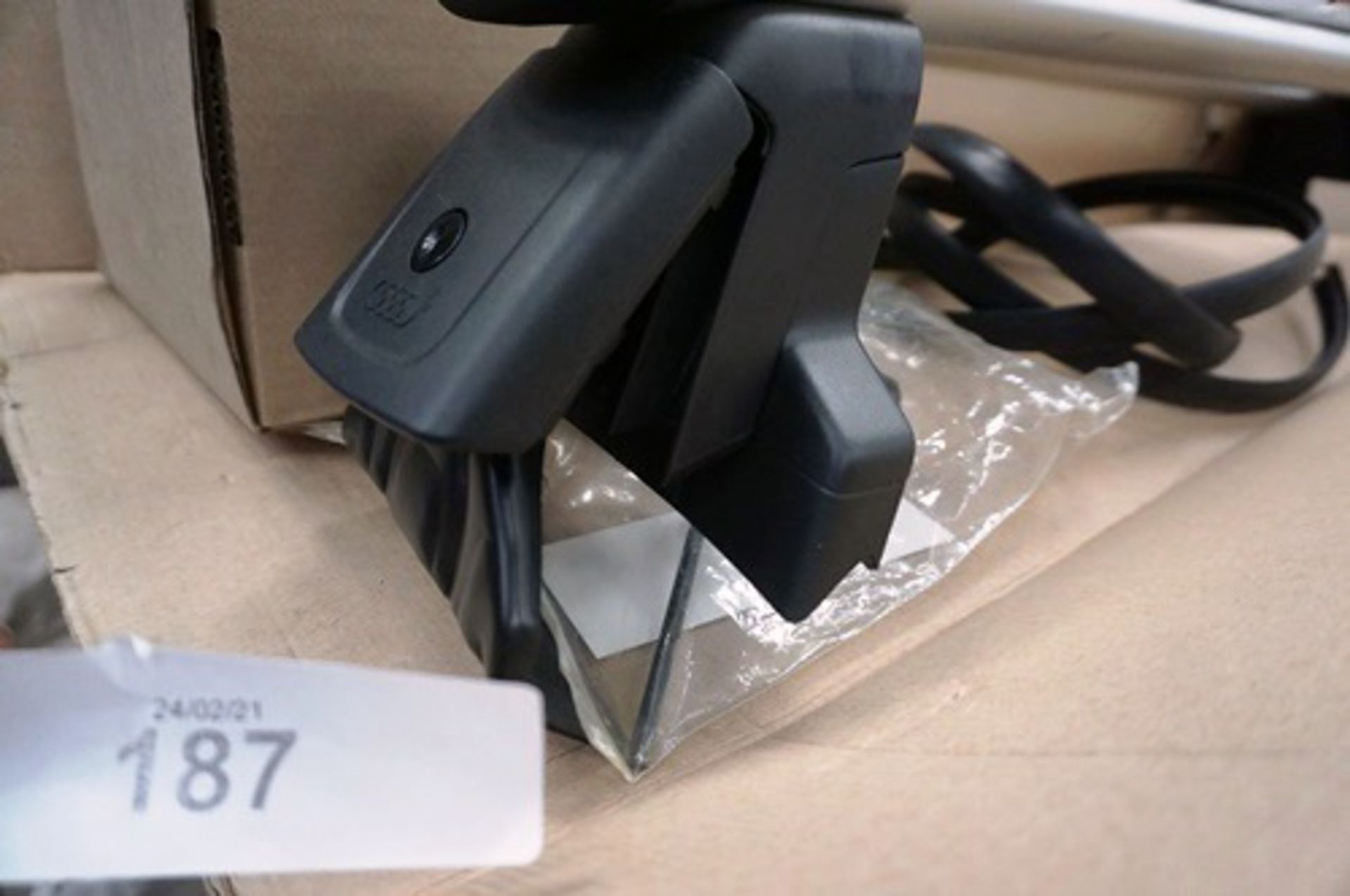 A pair of branded Audi A1, 2011 onwards, roof bars - New in box, box open (GS16) - Image 2 of 3