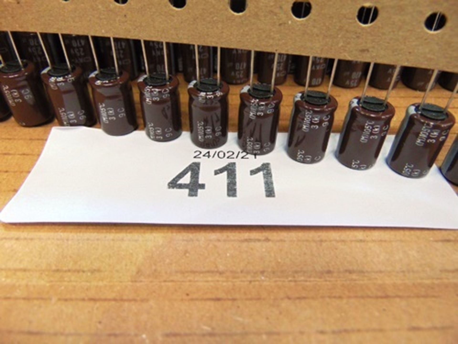 800 X KY 25V 470uf capacitors, P.N. 460-710 - New (GS24)