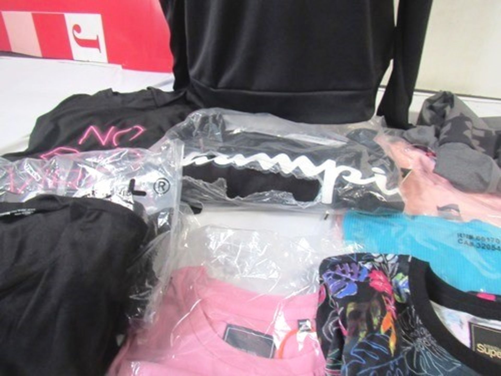 A small quantity of adult t-shirts and tops including Sportswear Nike, Superdry, Under Armour, North - Image 3 of 3