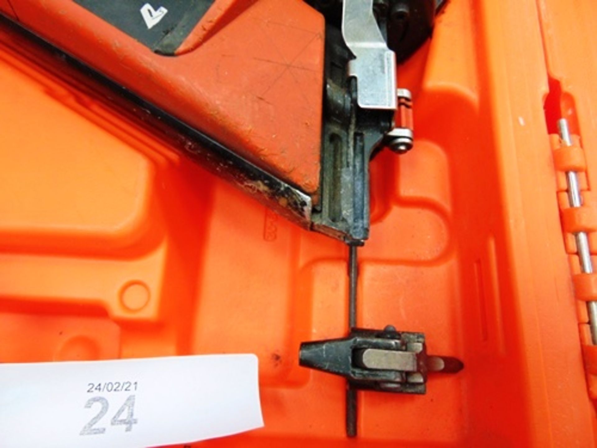 A Paslode Impulse PPN35CI nail gun, loose safety foot - Spares & repairs (TC3) - Image 4 of 4