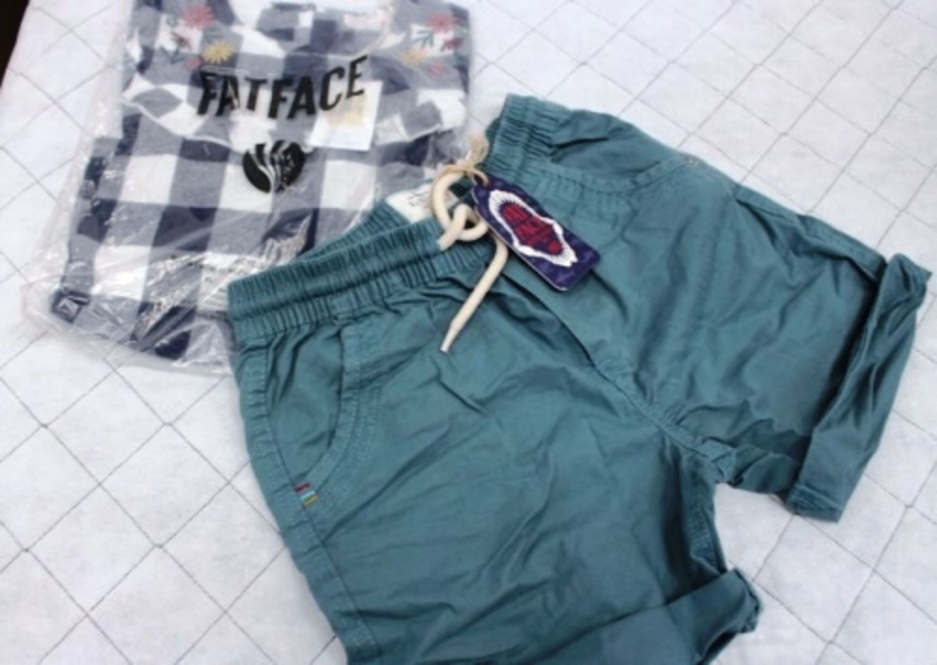 A selection of children's clothing and footwear including 1 x Fat Face printed Ella jackets, size - Image 6 of 9