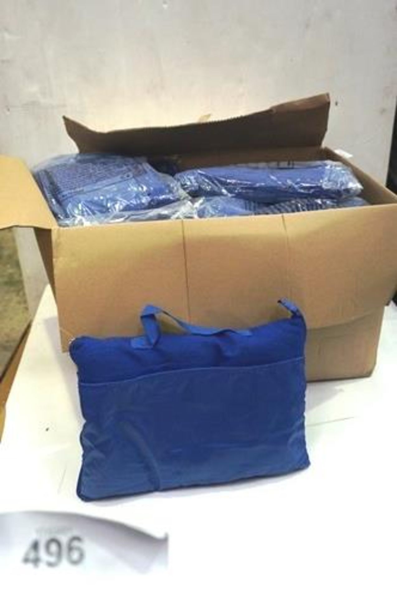 18 x blue folding blanket bags - New in bag (GS39)