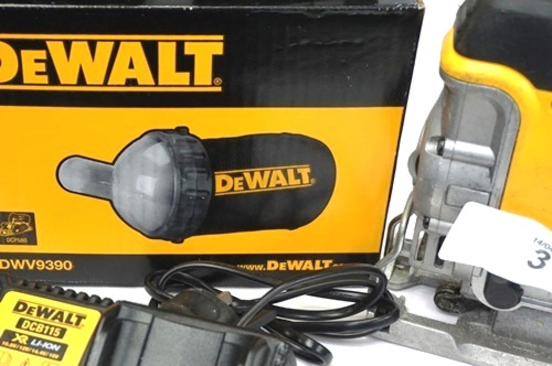 1 x DeWalt cordless jigsaw, model DCS331, second-hand, together with 2 x 18V batteries and - Image 5 of 5