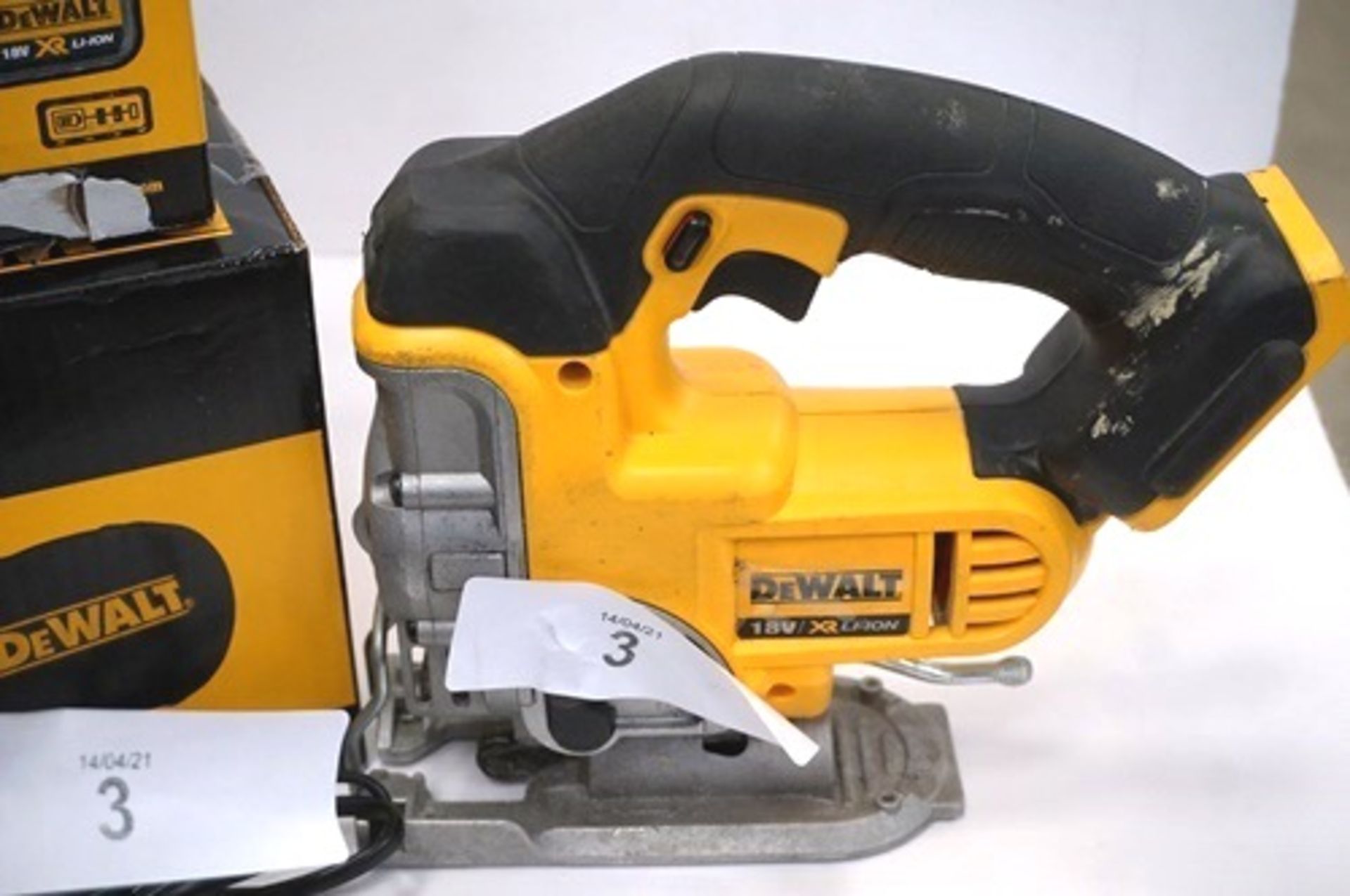 1 x DeWalt cordless jigsaw, model DCS331, second-hand, together with 2 x 18V batteries and - Image 2 of 5