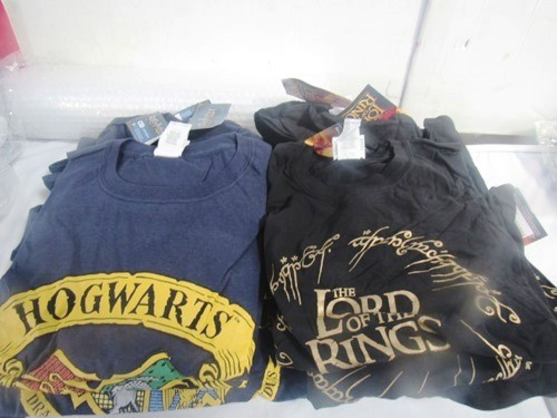 14 x novelty t-shirts, Harry Potter and Lord of the Rings, size S. M and L - New with tags (ES16A)