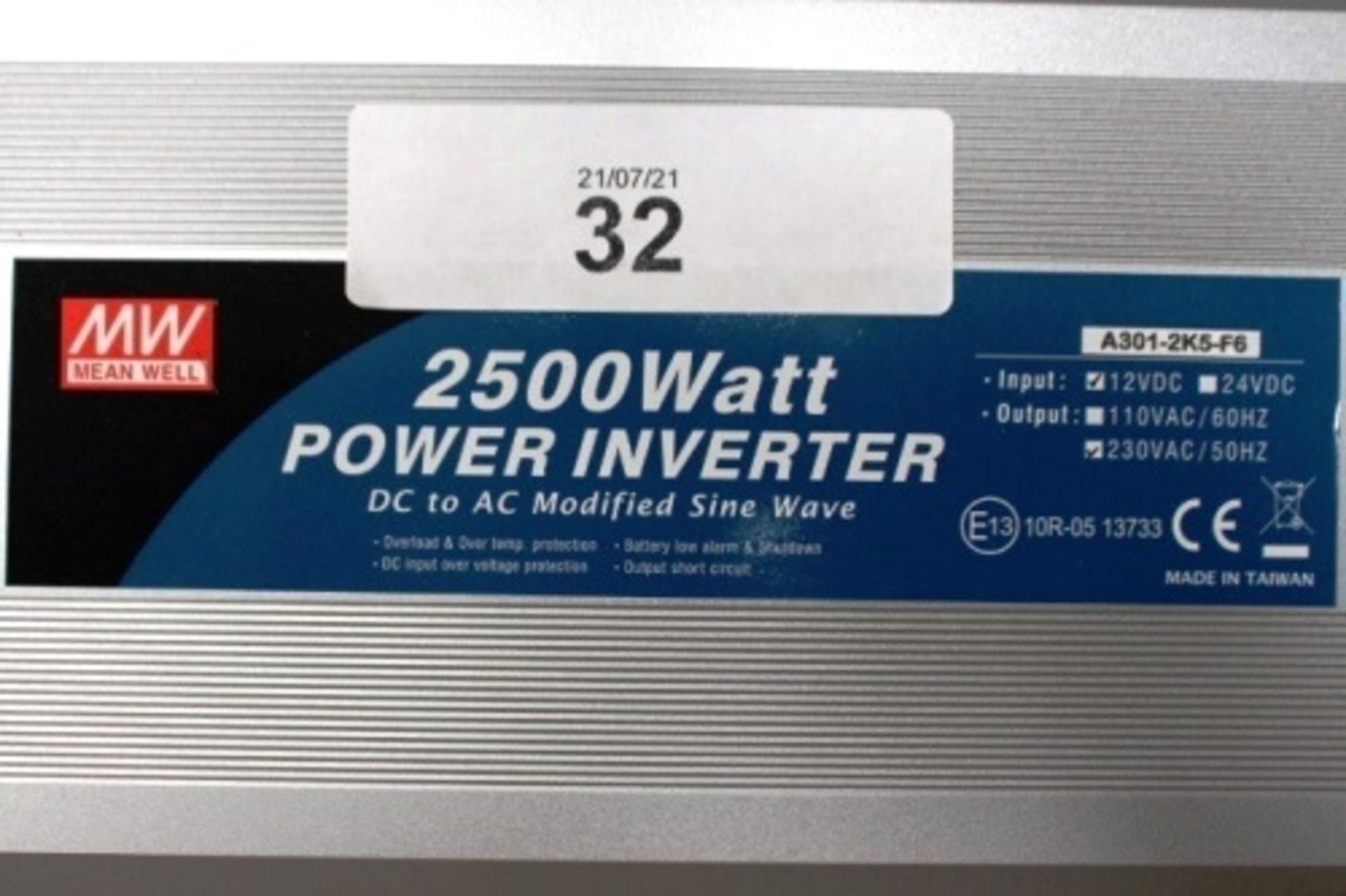1 x Mean Well 2500W AC/DC power inverter, model A301-2K5-F6, 230 VAC, 12 VDC - New in box (ES5end)
