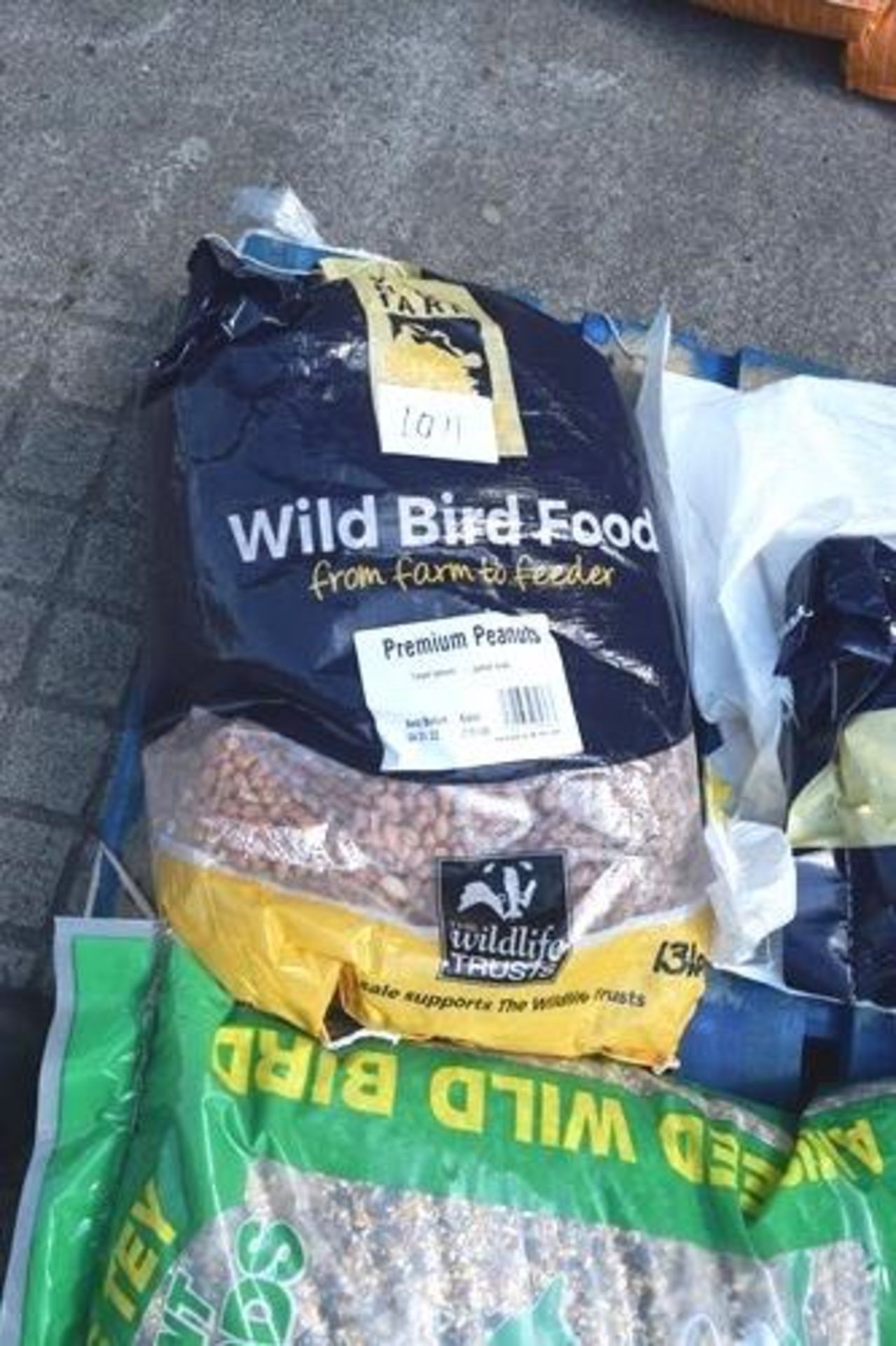 A selection of bird food including 1 x 13kg bag of Vine House Farm, 1 x 8kg of Ark Wildlife wild - Image 4 of 4