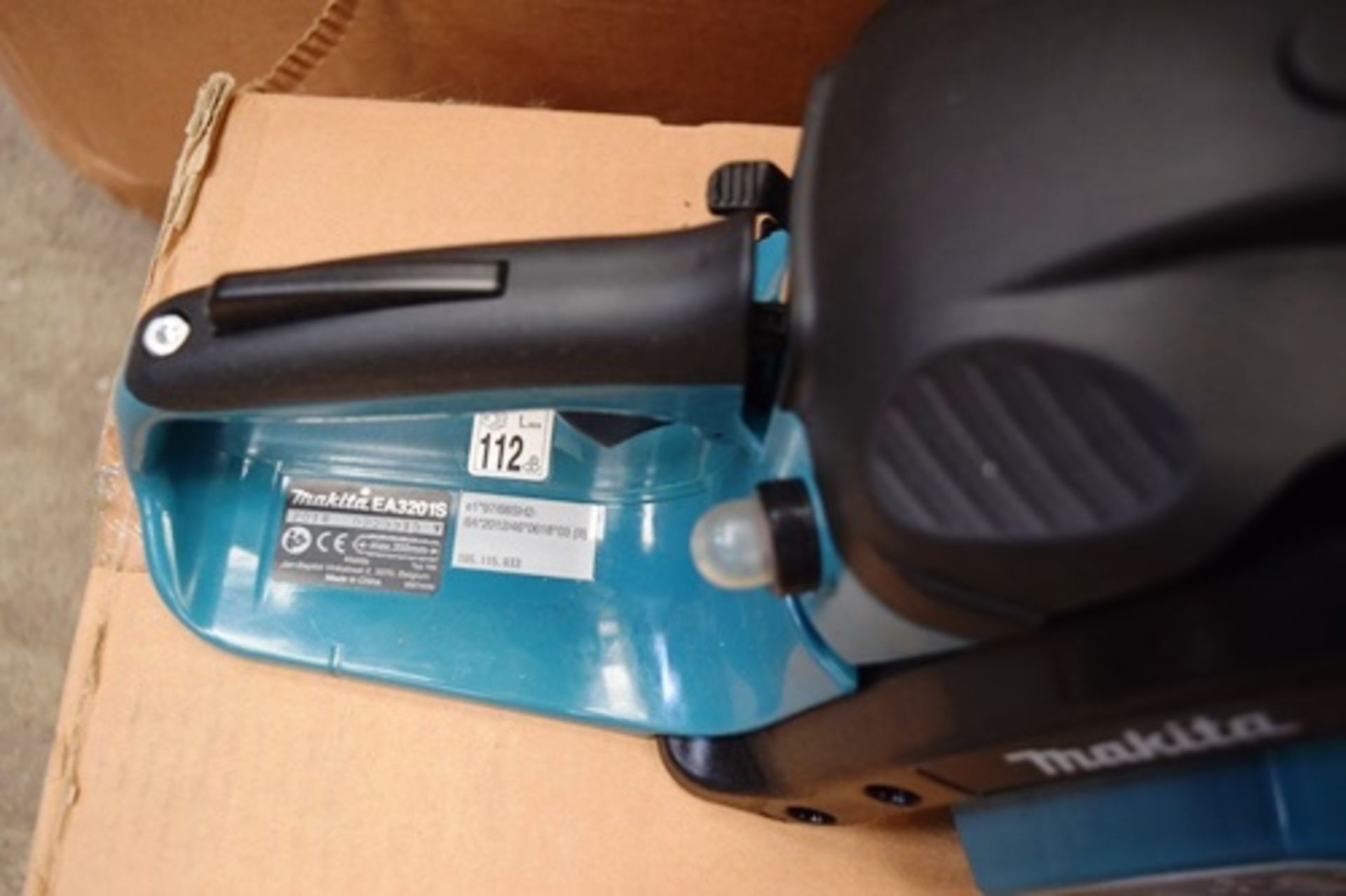 1 x Makita petrol chain saw, model EA3201S, Y.O.M. 2018, with guide, chain, manual and box - - Image 2 of 5