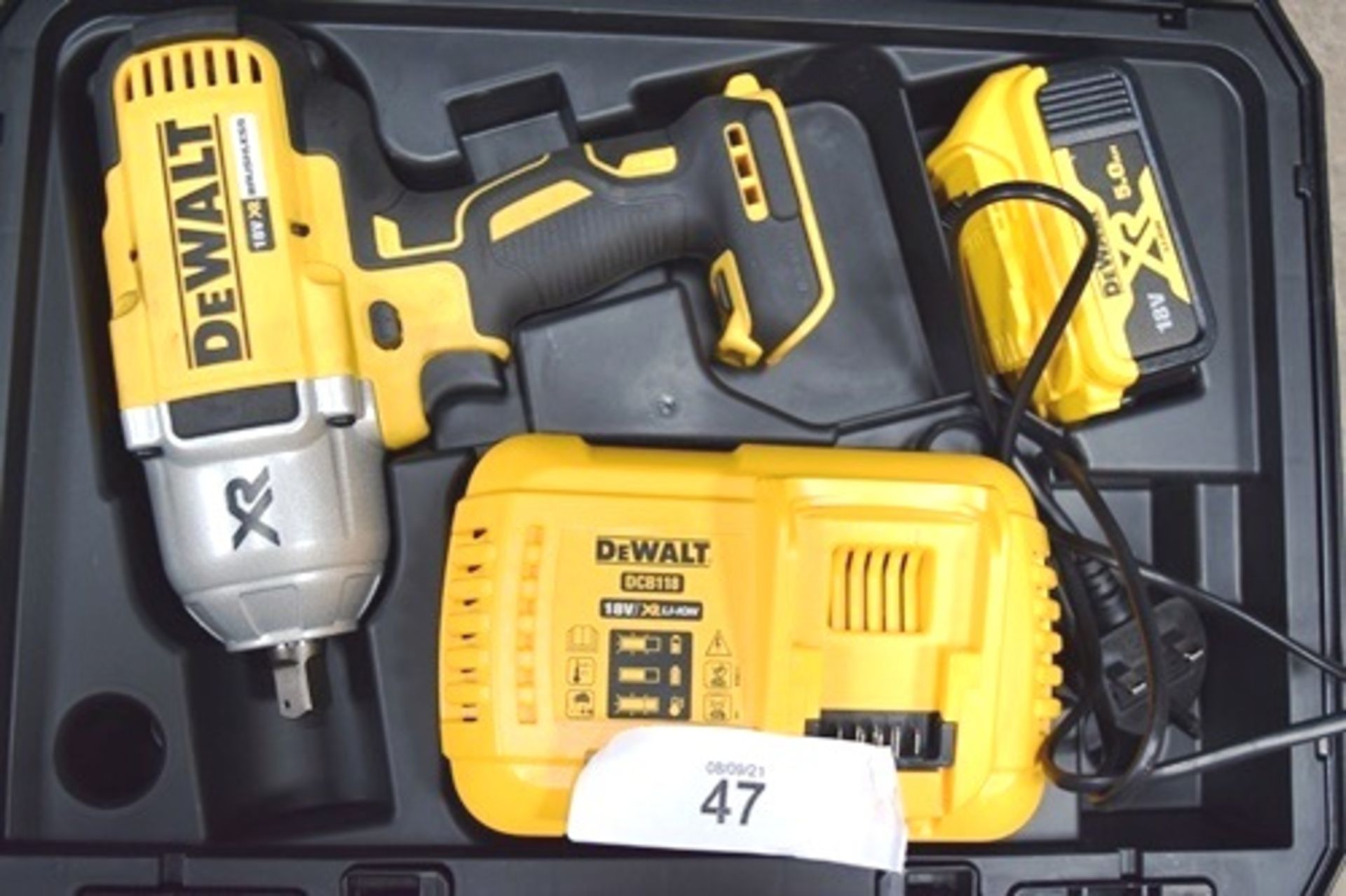 1 x DeWalt 18V high torque brushless impact wrench, model DCF899P2, 1/2" sq drive, with 1 x 18V 5. - Image 2 of 3