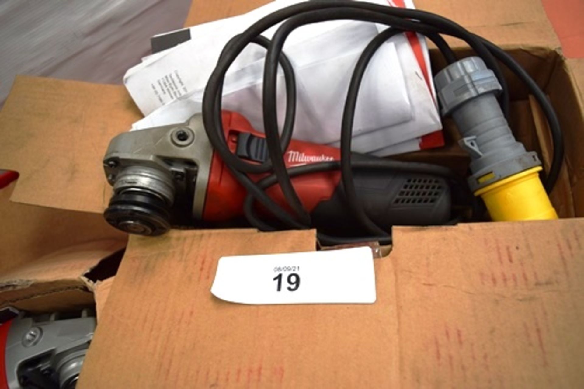 1 x Milwaukee rotary hammer, model PH27X, 240V, in original case, together with 2 x Milwaukee - Image 4 of 4