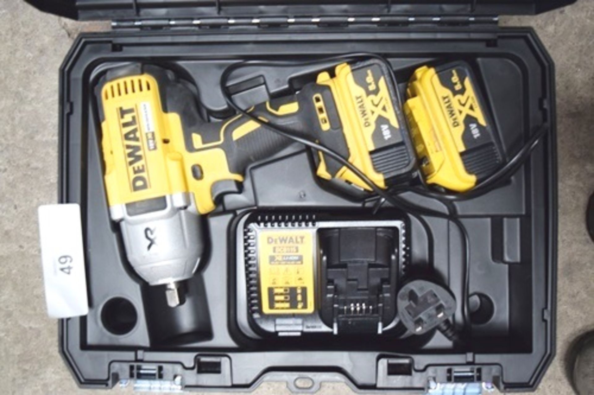 1 x DeWalt 18V high torque brushless impact wrench, model DCF899P2, 1/2" sq drive, with 2 x 18V 5. - Image 2 of 3