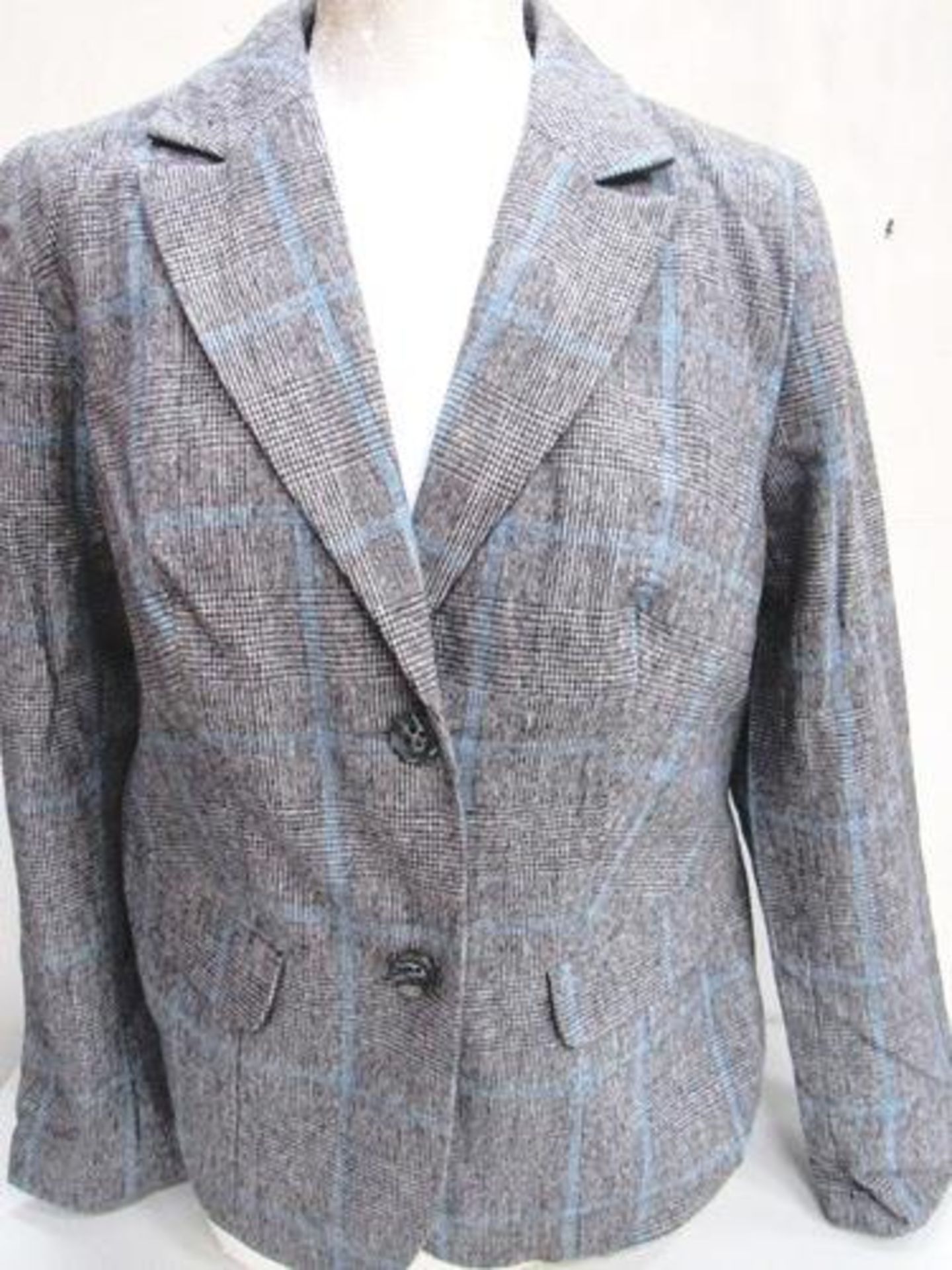 1 x Crewe ladies Penrhyn wool blazer, size 12, RRP £139.00 - Sealed new in box (1B)