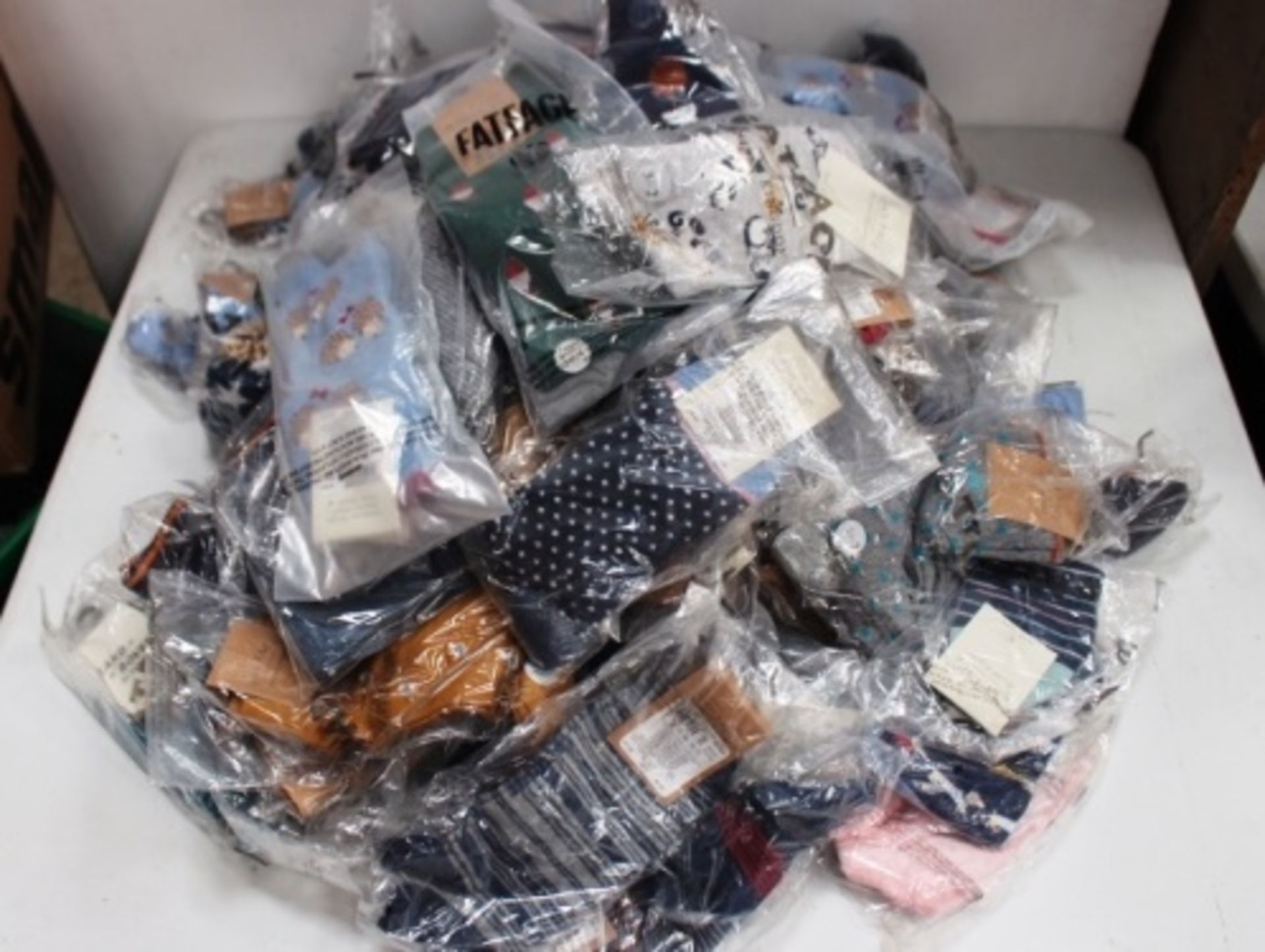 100 x pairs of Fat Face adult socks in various styles and sizes - New with tags (EB4)