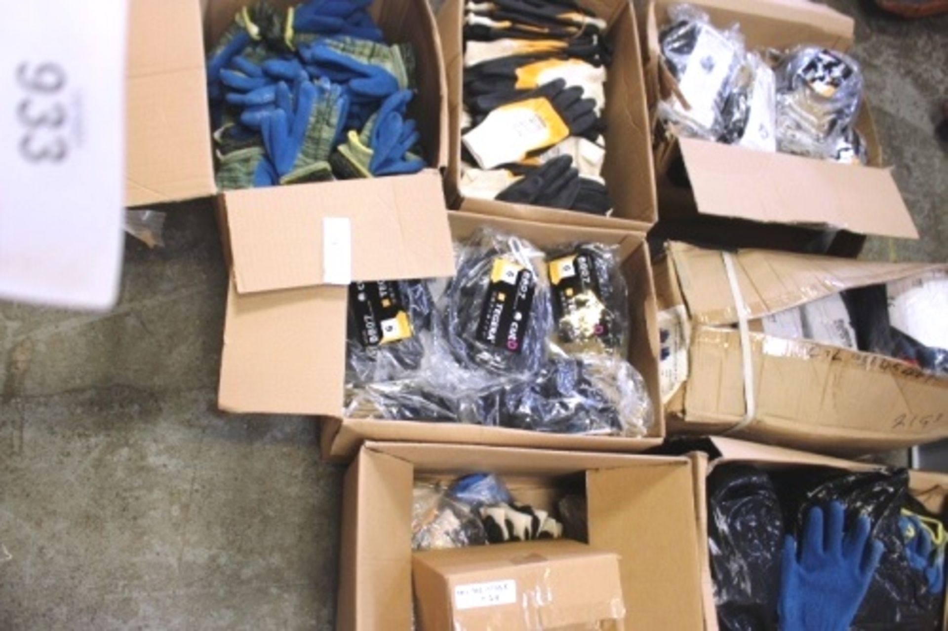 1 x quantity of assorted work gloves - Grade B (SWR)