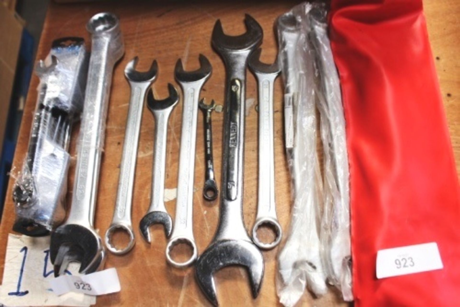 10 x assorted large metric combination spanners and 5 x similar - Grade B (SW9)