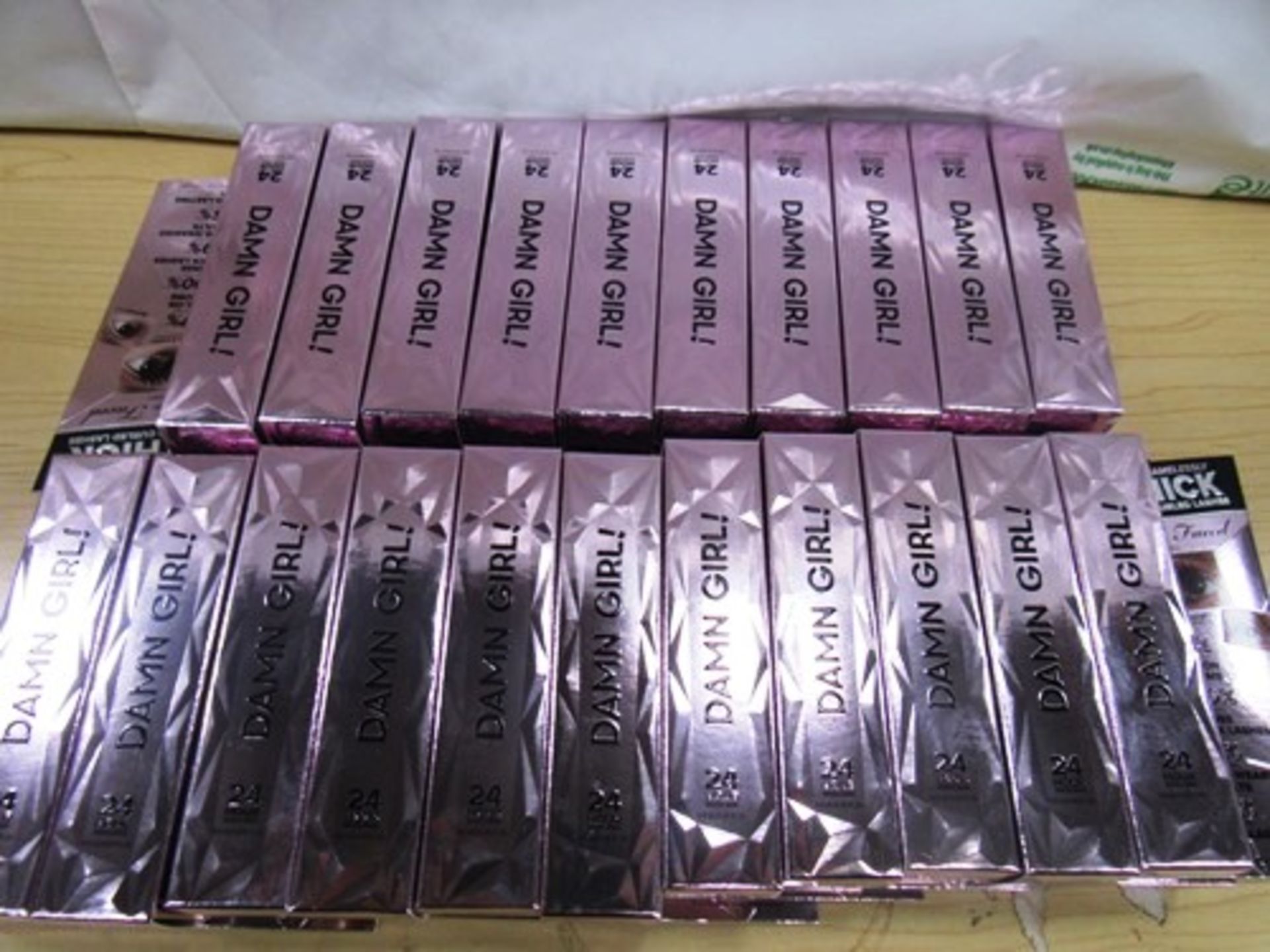 25 x 6.0ml Too Faced handbag size mascaras - Sealed new in box (C14E)