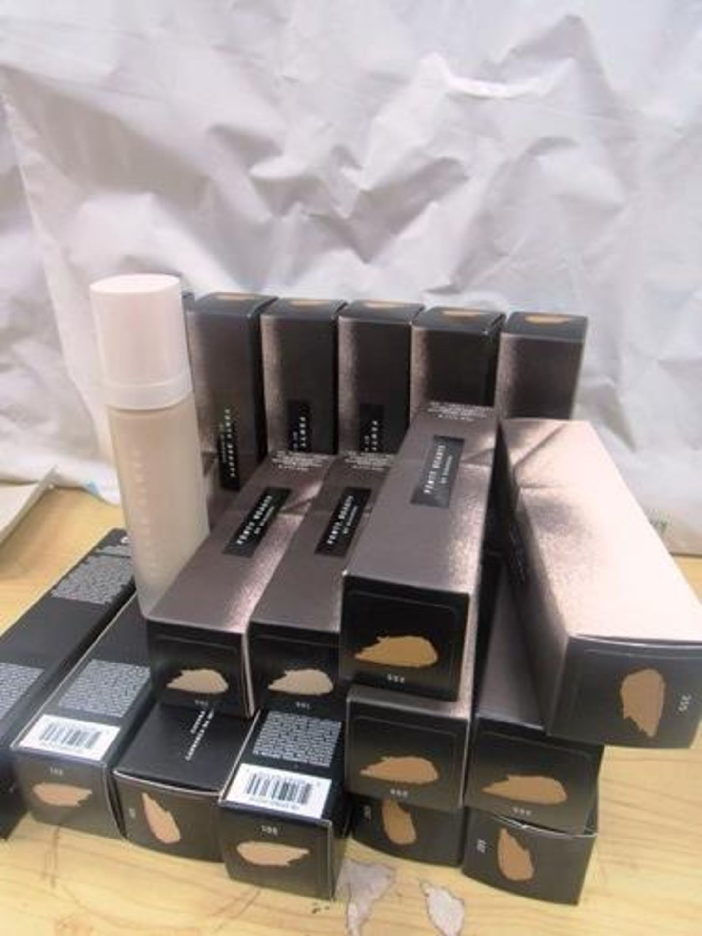 18 x Fenty Beauty by Rhianna foundation comprising 12 x No. 255 and 6 x No. 105 - New in box (C14A)