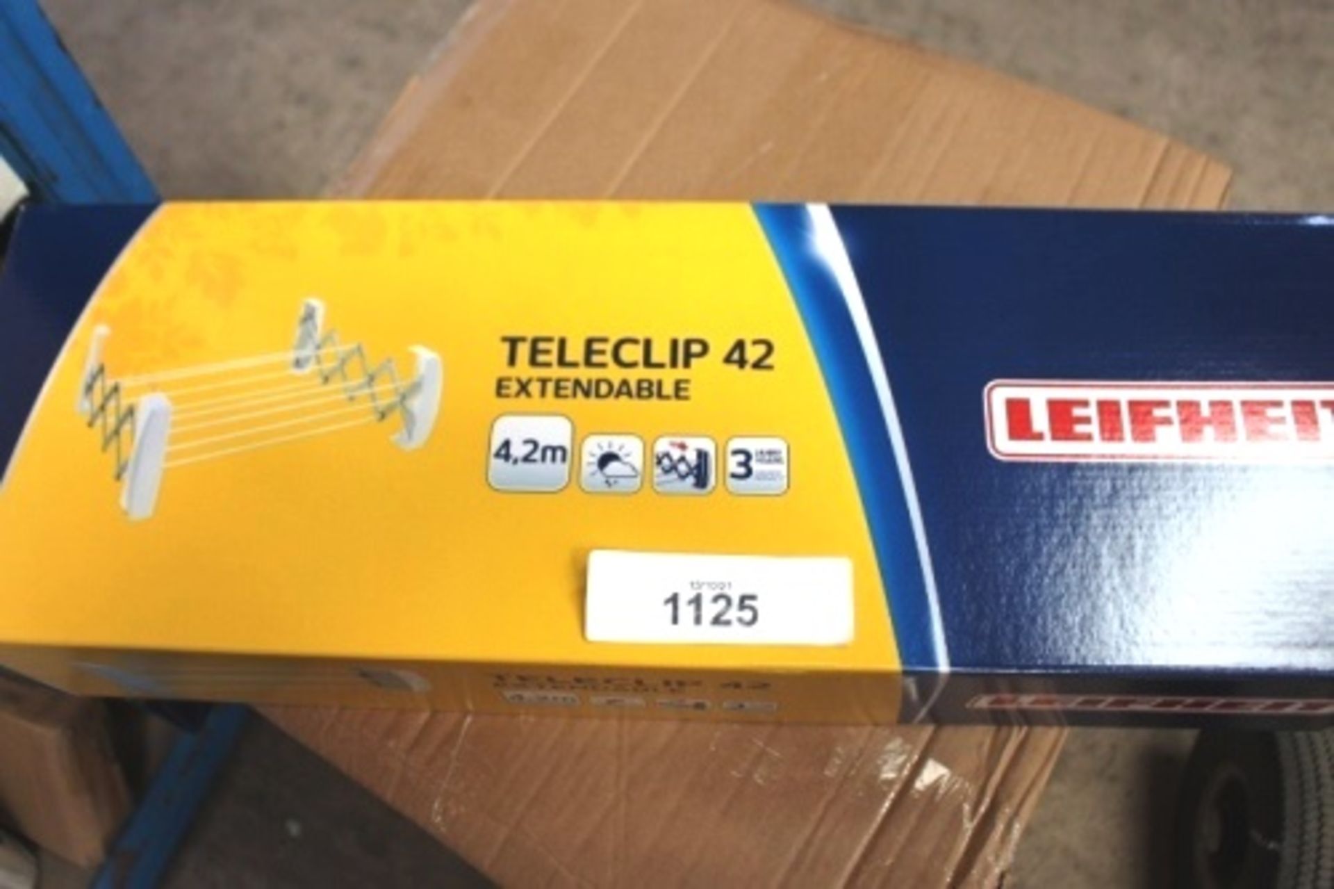 4 x Leifheit Teleclop 42 extendable together with a large quantity of clothes pegs - New (GS28C) - Image 2 of 2